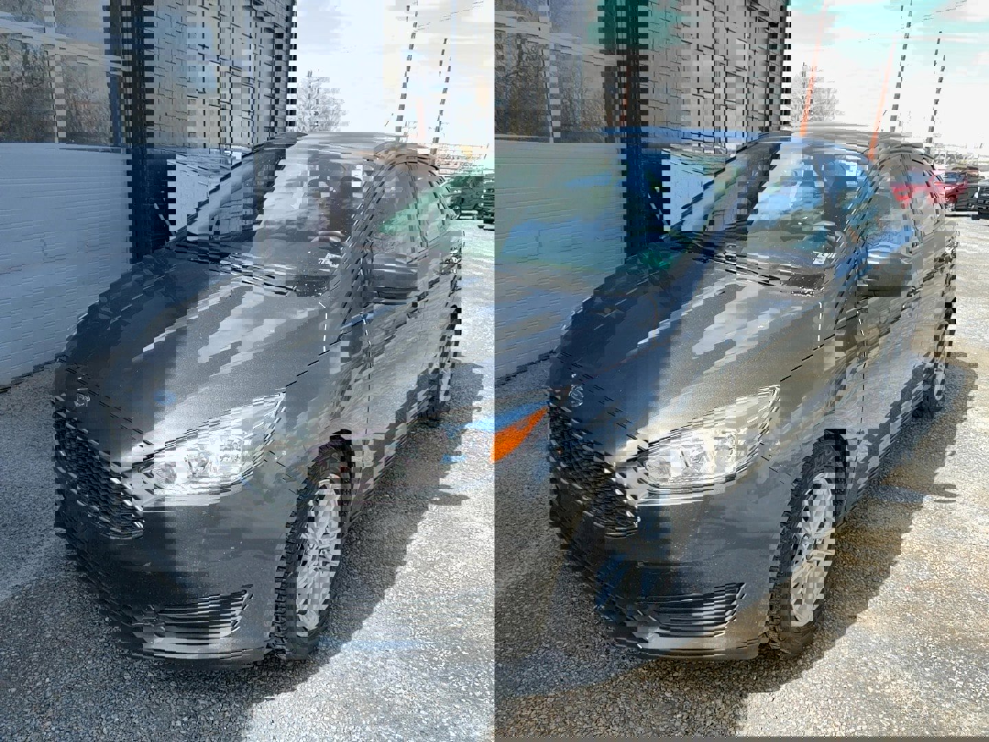 Used 2018 Ford Focus SE FWD image 1