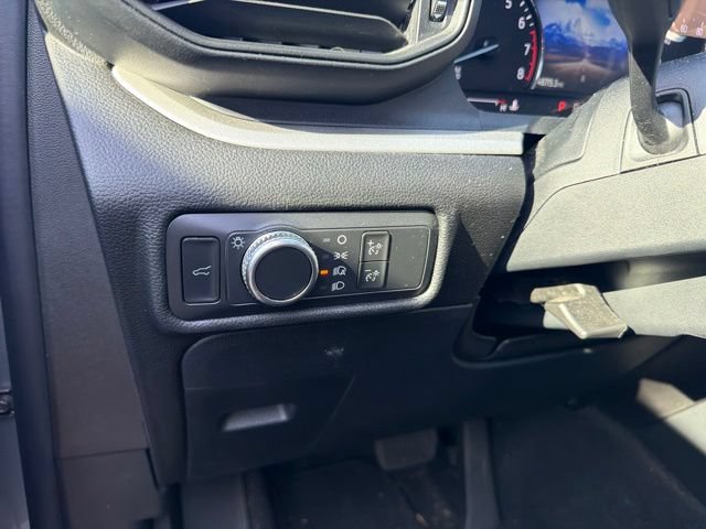 Used 2021 Ford Explorer XLT RWD image 6