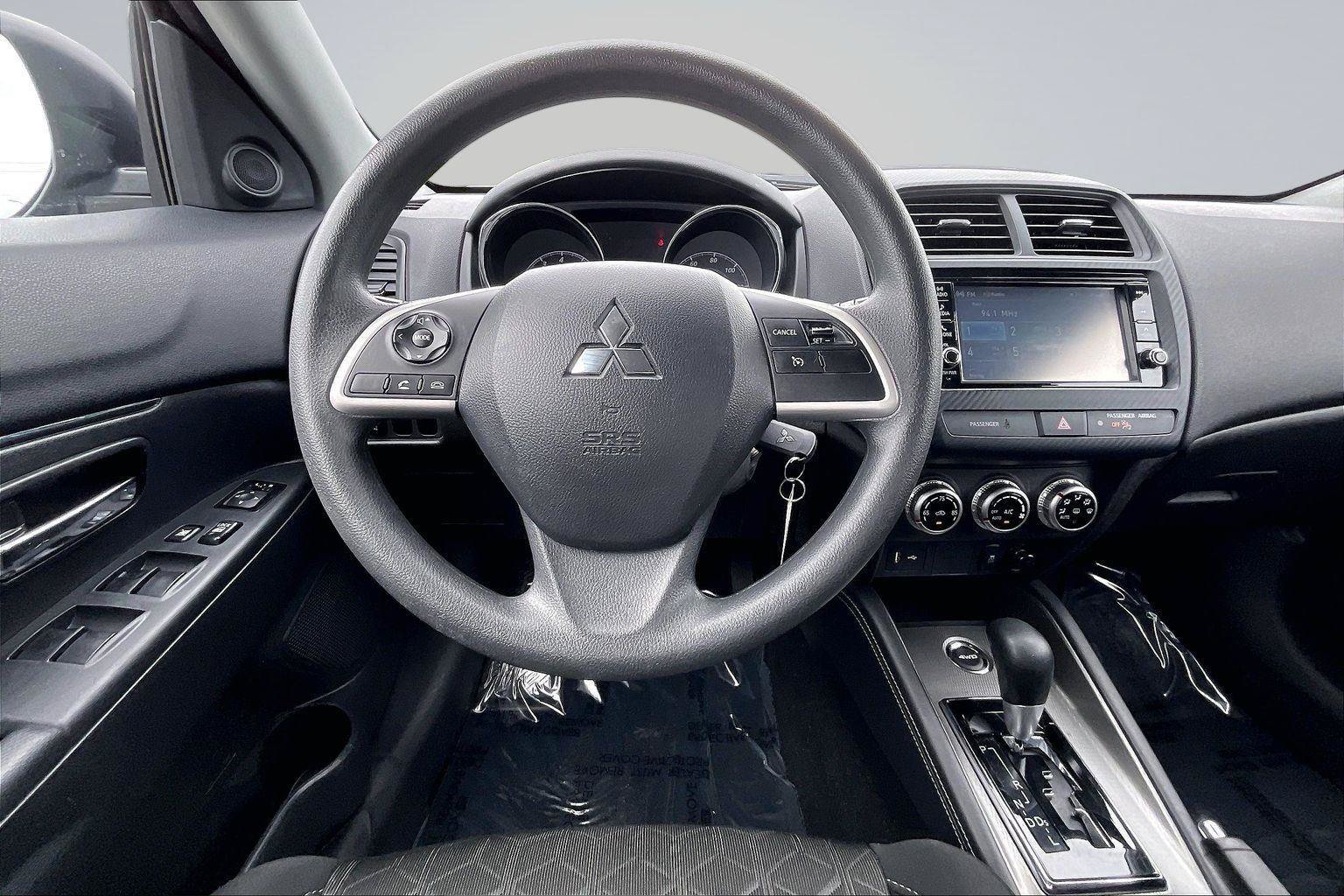 Used 2025 Mitsubishi Outlander Sport AWD image 6