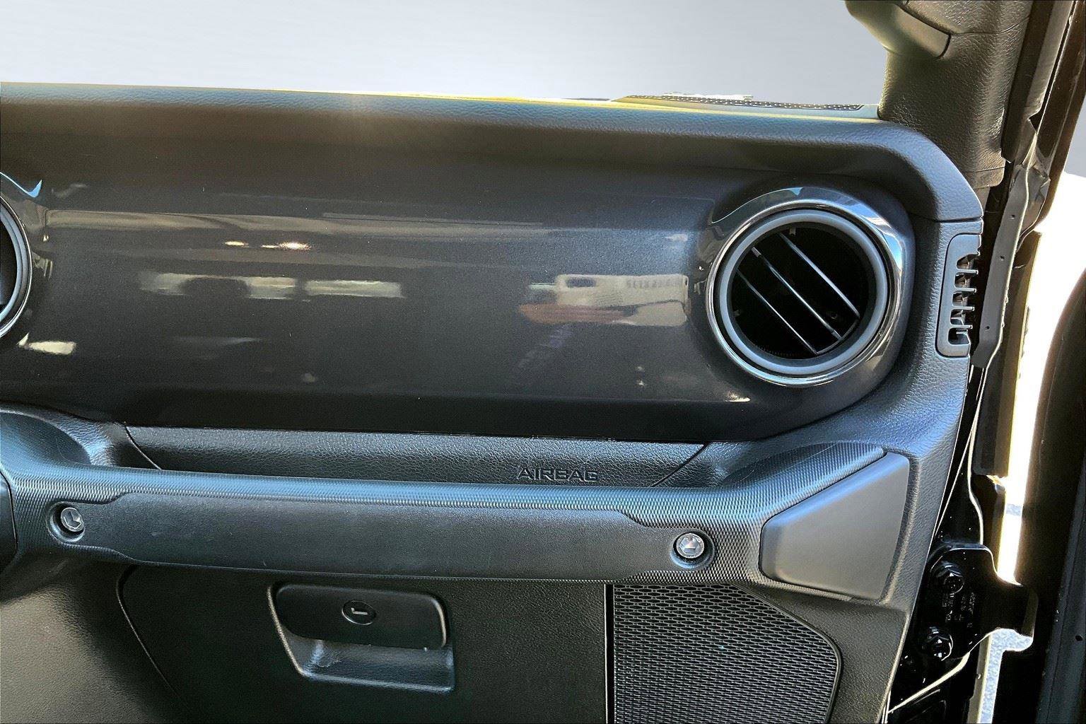 Used 2022 Jeep Gladiator Sport image 17