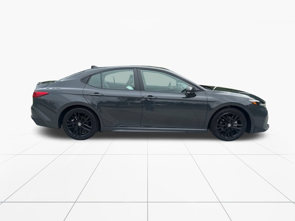 Used 2025 Toyota Camry SE FWD image 9