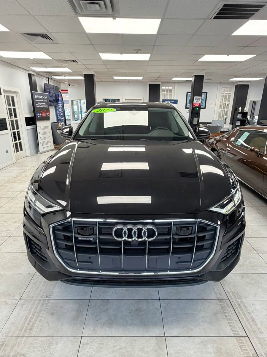 Used 2022 Audi Q8 Premium Plus w/ Premium Plus Package AWD/4WD image 2