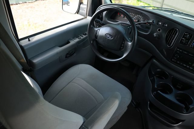 Used 2008 Ford E-350 and Econoline 350 XLT RWD image 24
