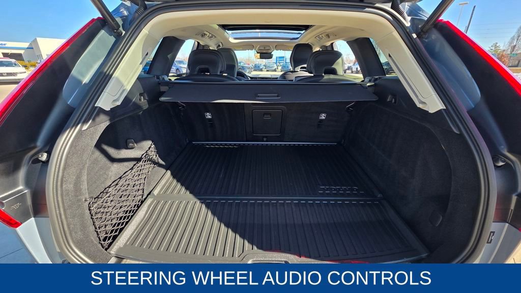 Used 2023 Volvo XC60 T8 Ultimate w/ Climate Package image 18