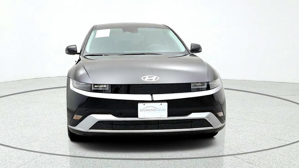 Used 2025 Hyundai Ioniq 5 SE RWD image 2