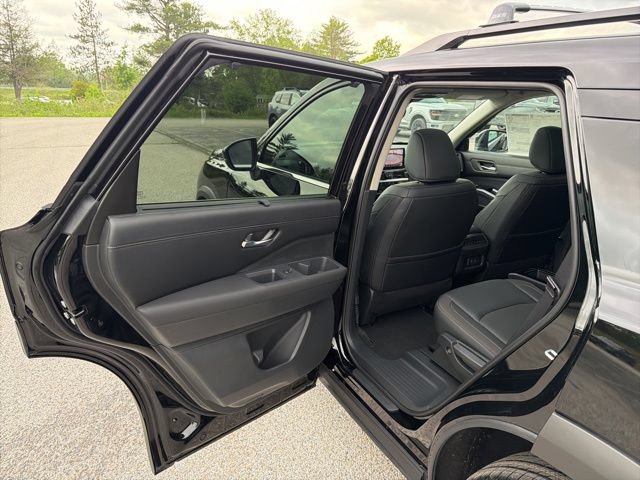 New 2026 Nissan Pathfinder SL w/ SL Premium Package AWD/4WD image 12