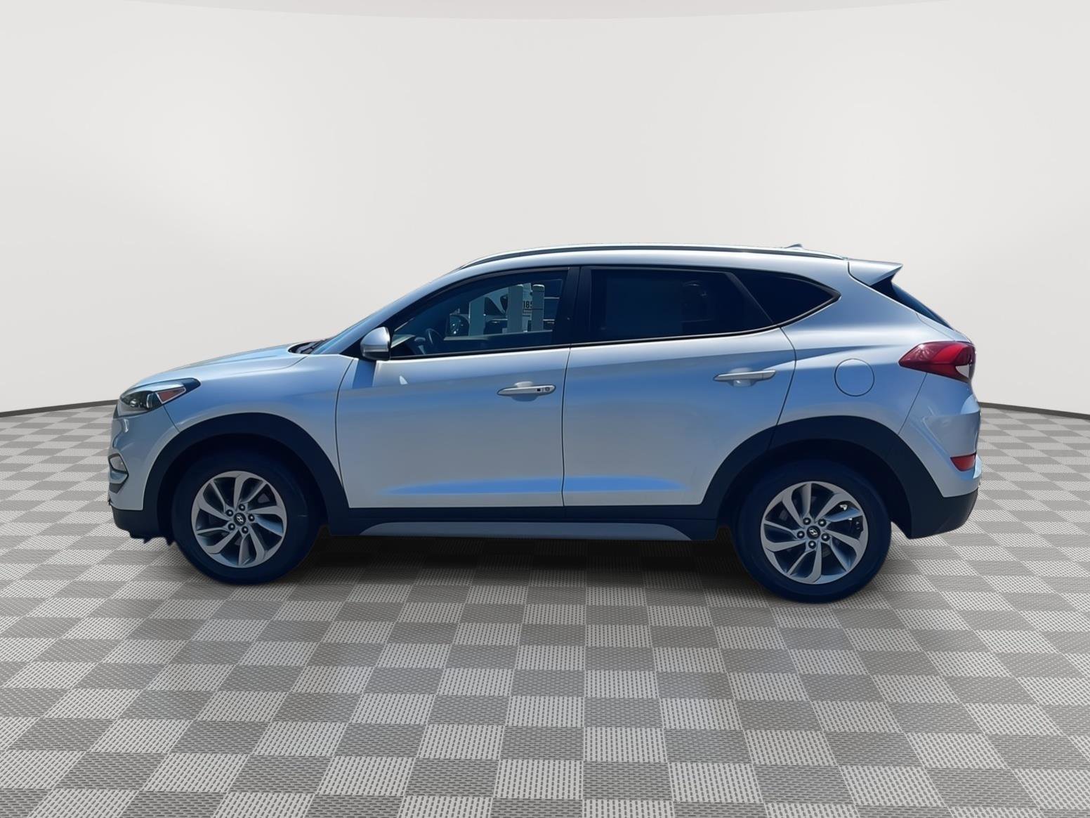 Used 2017 Hyundai Tucson SE Plus AWD/4WD image 8
