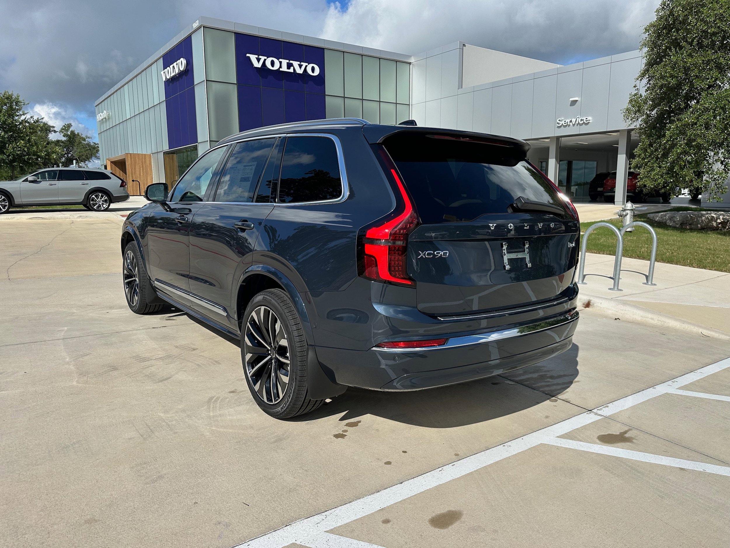 Used 2026 Volvo XC90 B6 Plus w/ Protection Package Premier AWD/4WD image 4