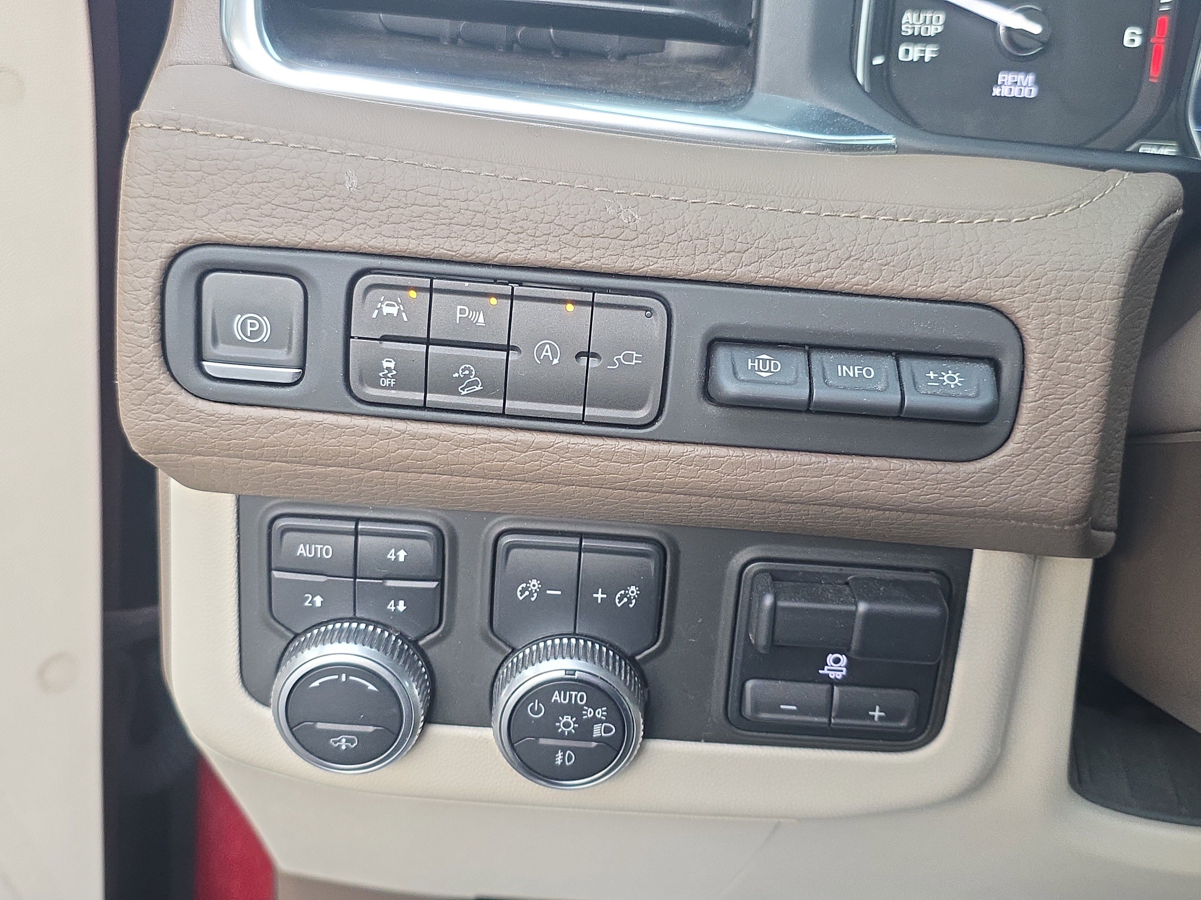 Used 2021 GMC Yukon Denali w/ Denali Ultimate Package image 22