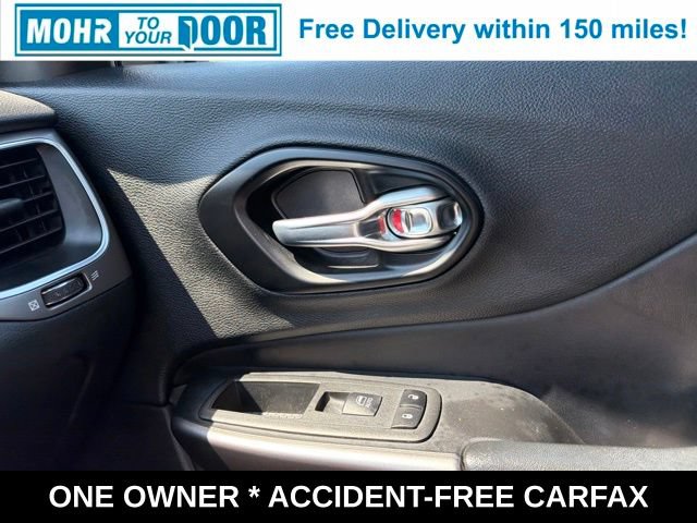 Used 2021 Jeep Cherokee Latitude Lux w/ Comfort/Convenience Group AWD/4WD image 31