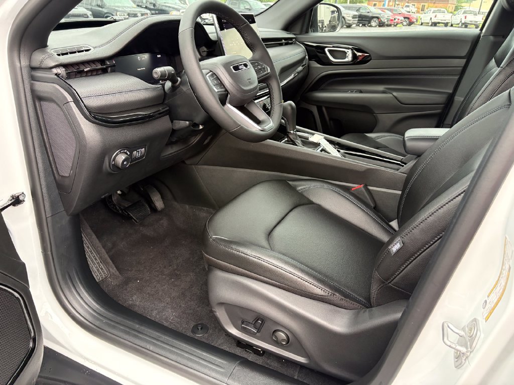 New 2026 Jeep Compass Limited AWD/4WD image 14