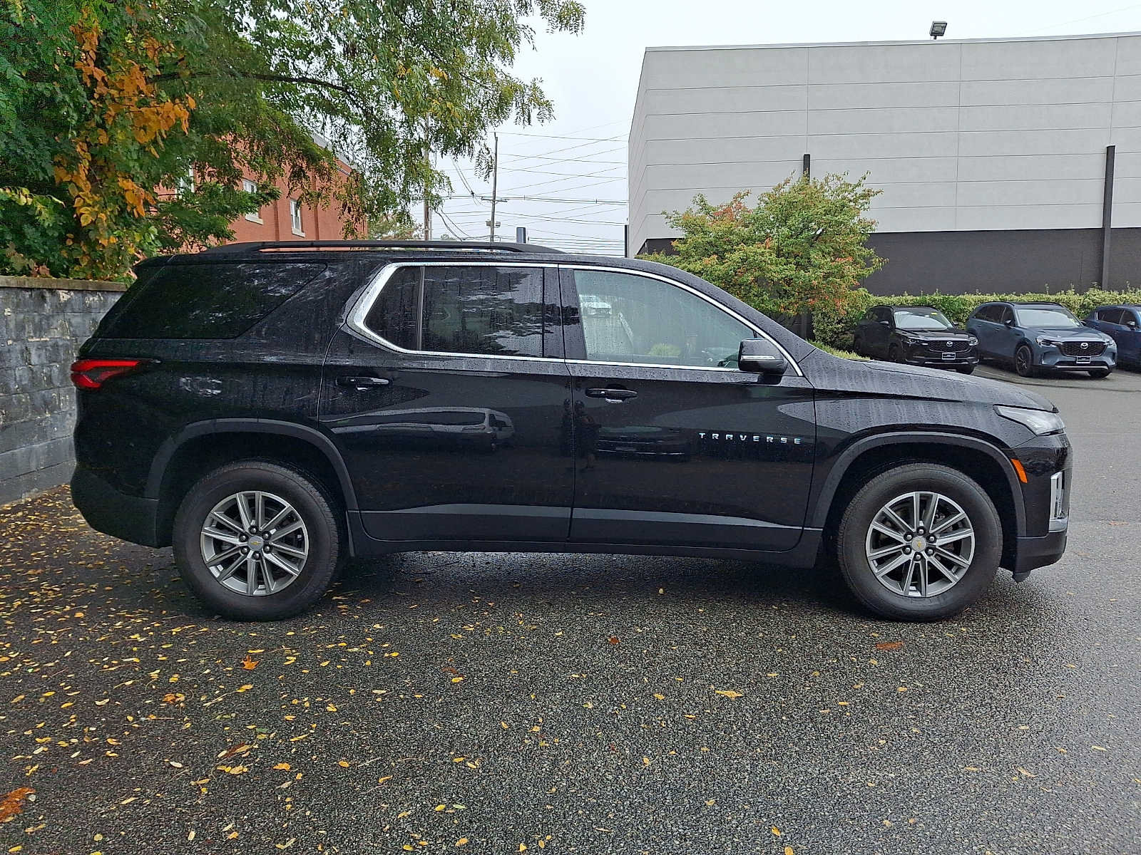 Used 2023 Chevrolet Traverse LT AWD/4WD image 4