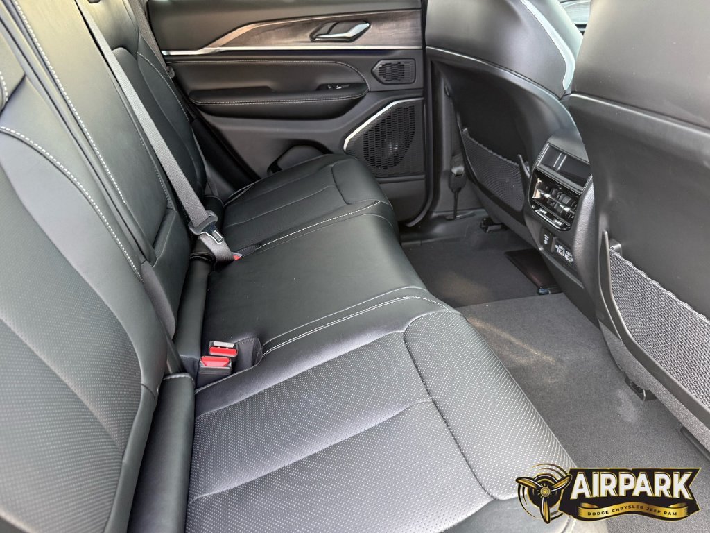 New 2025 Jeep Grand Cherokee Overland w/ Adv Protech Group III AWD/4WD image 26