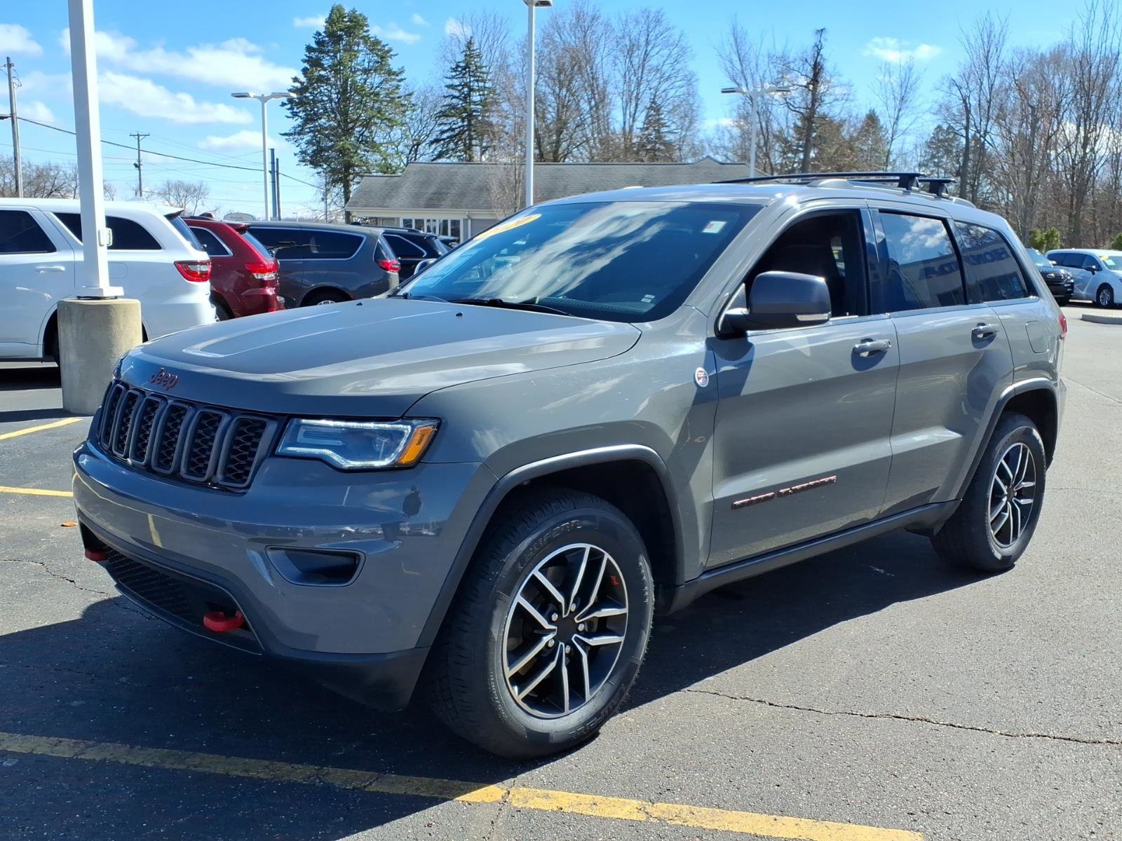 Used 2020 Jeep Grand Cherokee Trailhawk w/ Trailhawk Luxury Group AWD/4WD image 3