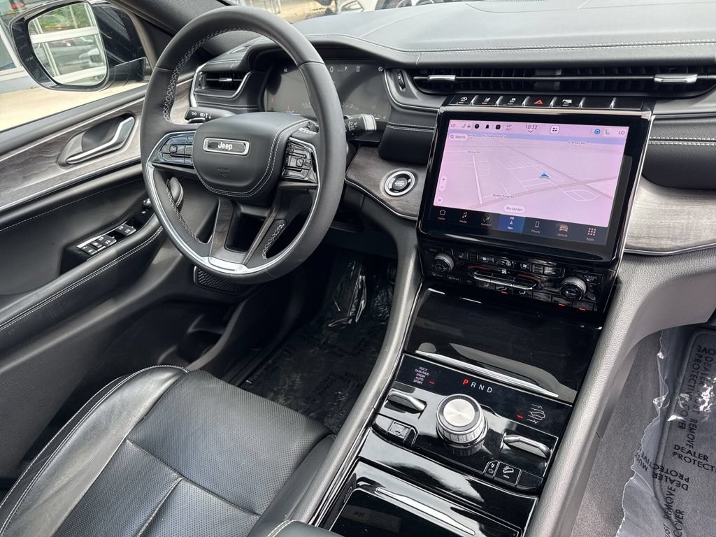 Used 2023 Jeep Grand Cherokee Overland w/ Luxury Tech Group IV AWD/4WD image 38
