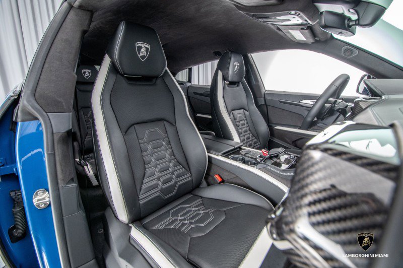 Used 2025 Lamborghini Urus SE image 57