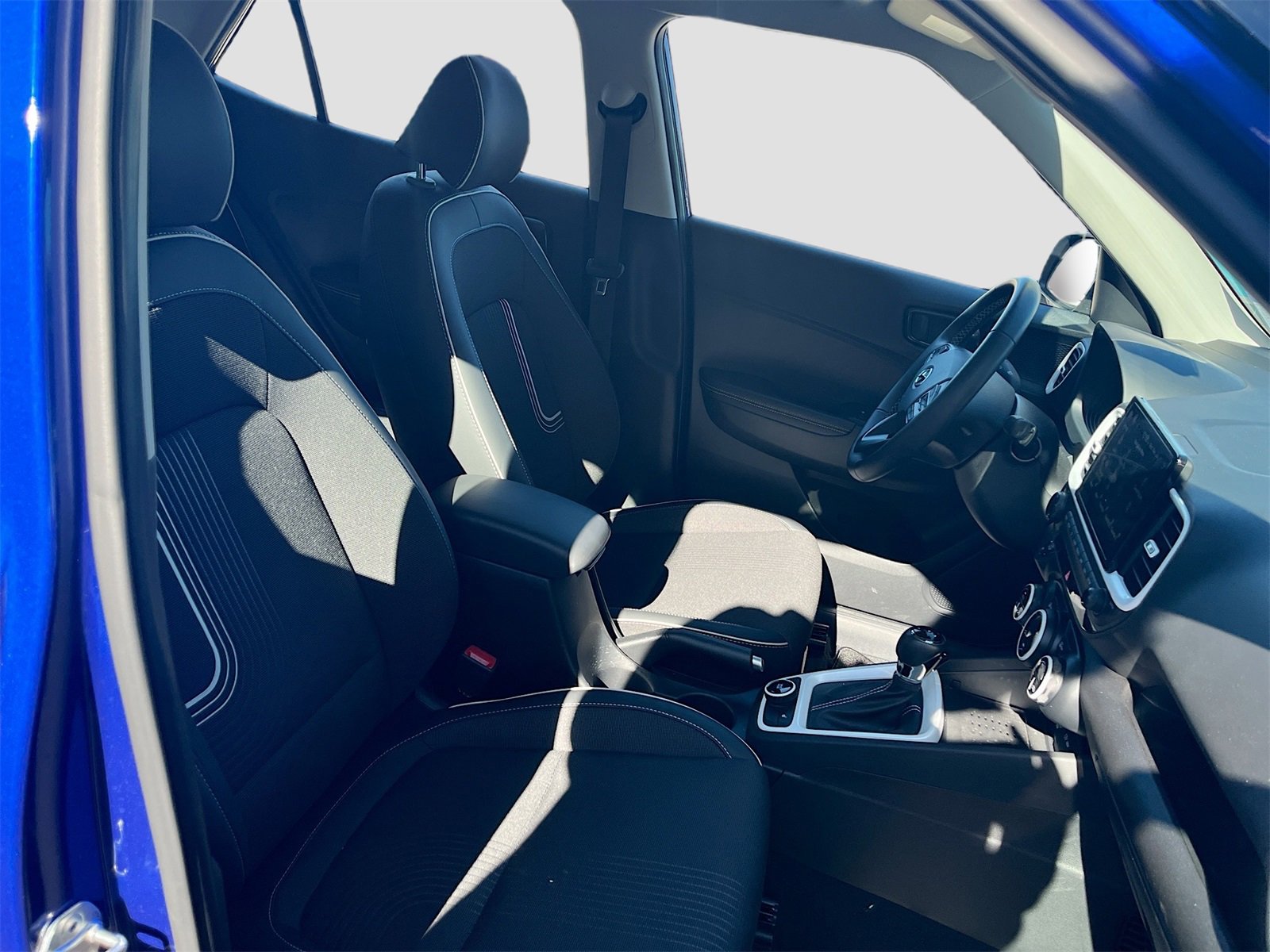 Used 2024 Hyundai Venue Limited image 29