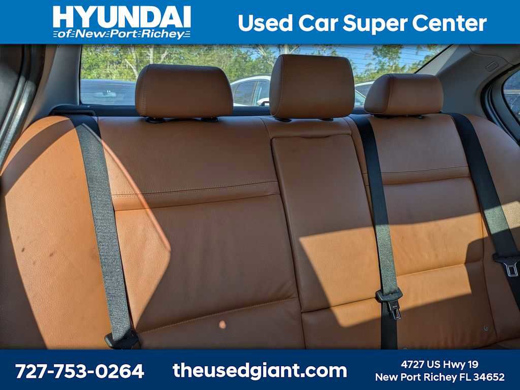 Used 2011 BMW 328i xDrive Sedan image 10