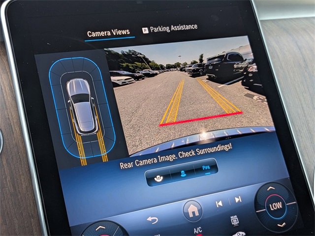 Used 2025 Mercedes-Benz GLC 300 image 23