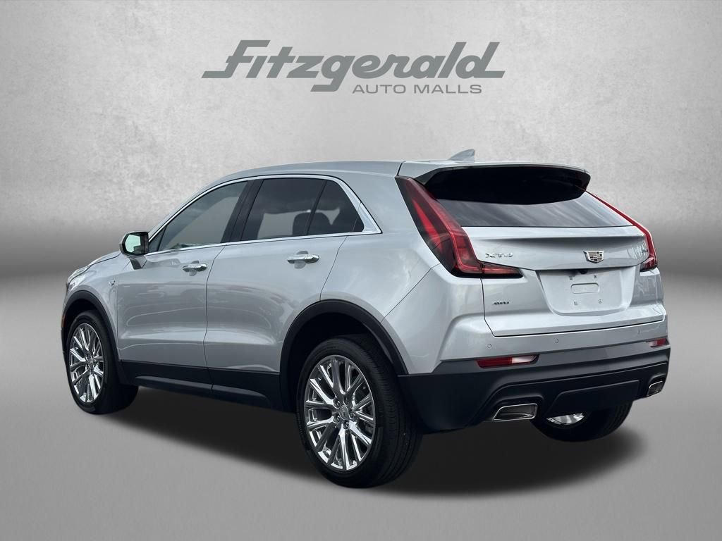 Used 2022 Cadillac XT4 Luxury w/ Cold Weather Package AWD/4WD image 7