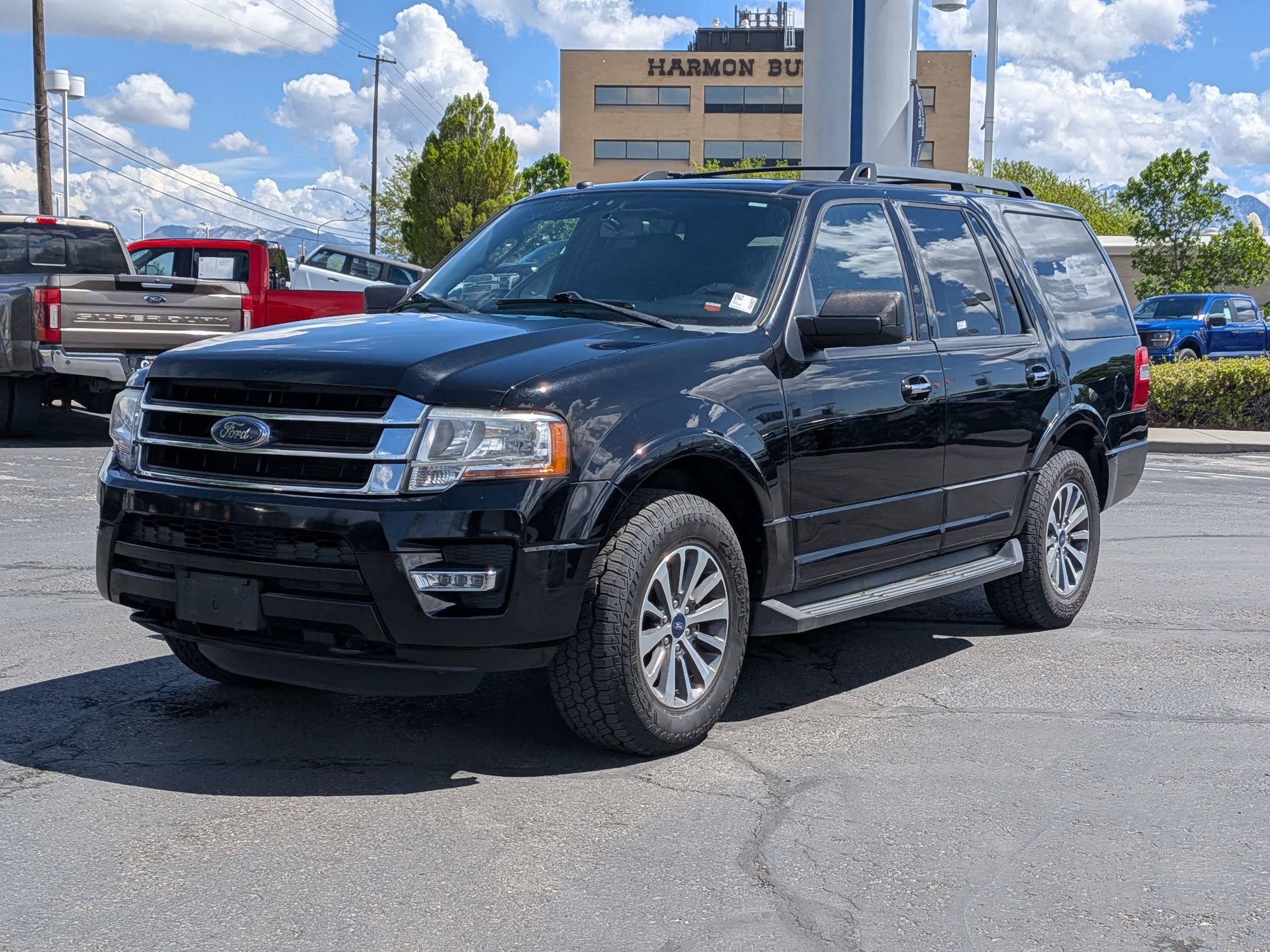 Used 2017 Ford Expedition XLT w/ Equipment Group 201A AWD/4WD image 10