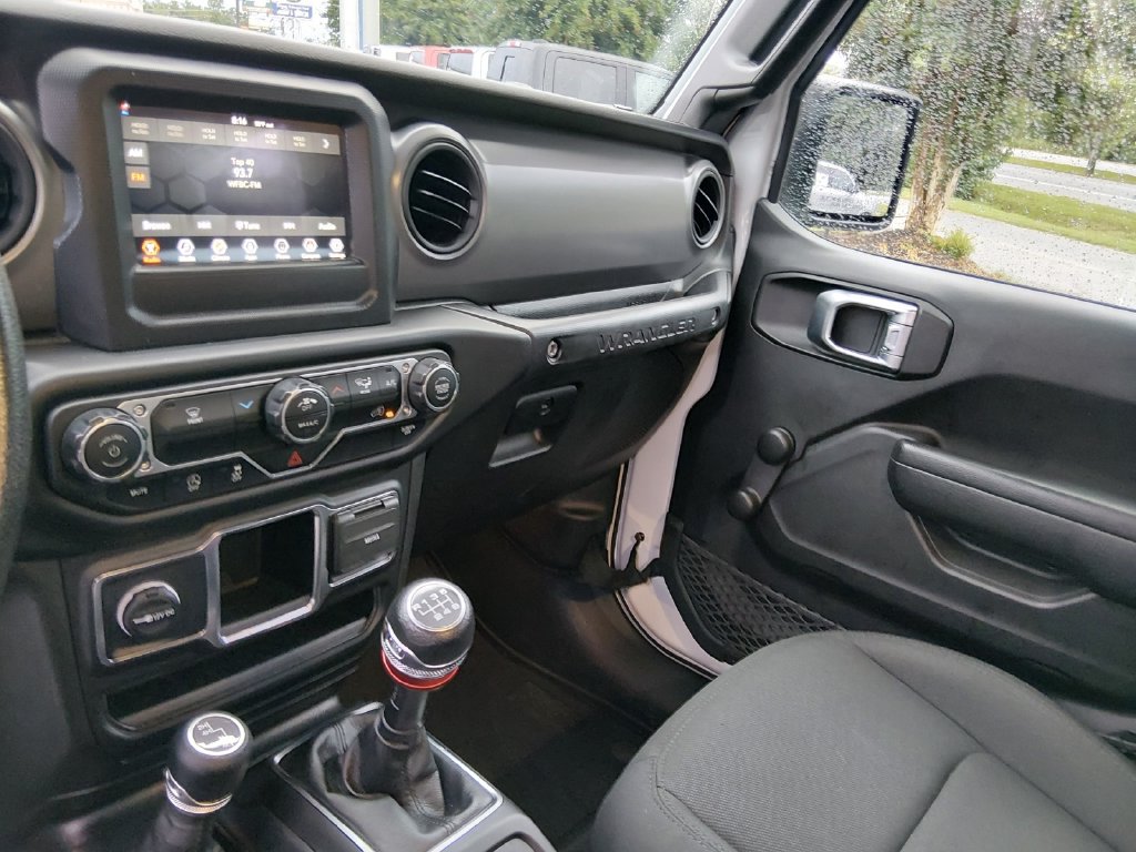 Used 2023 Jeep Wrangler Sport AWD/4WD image 12