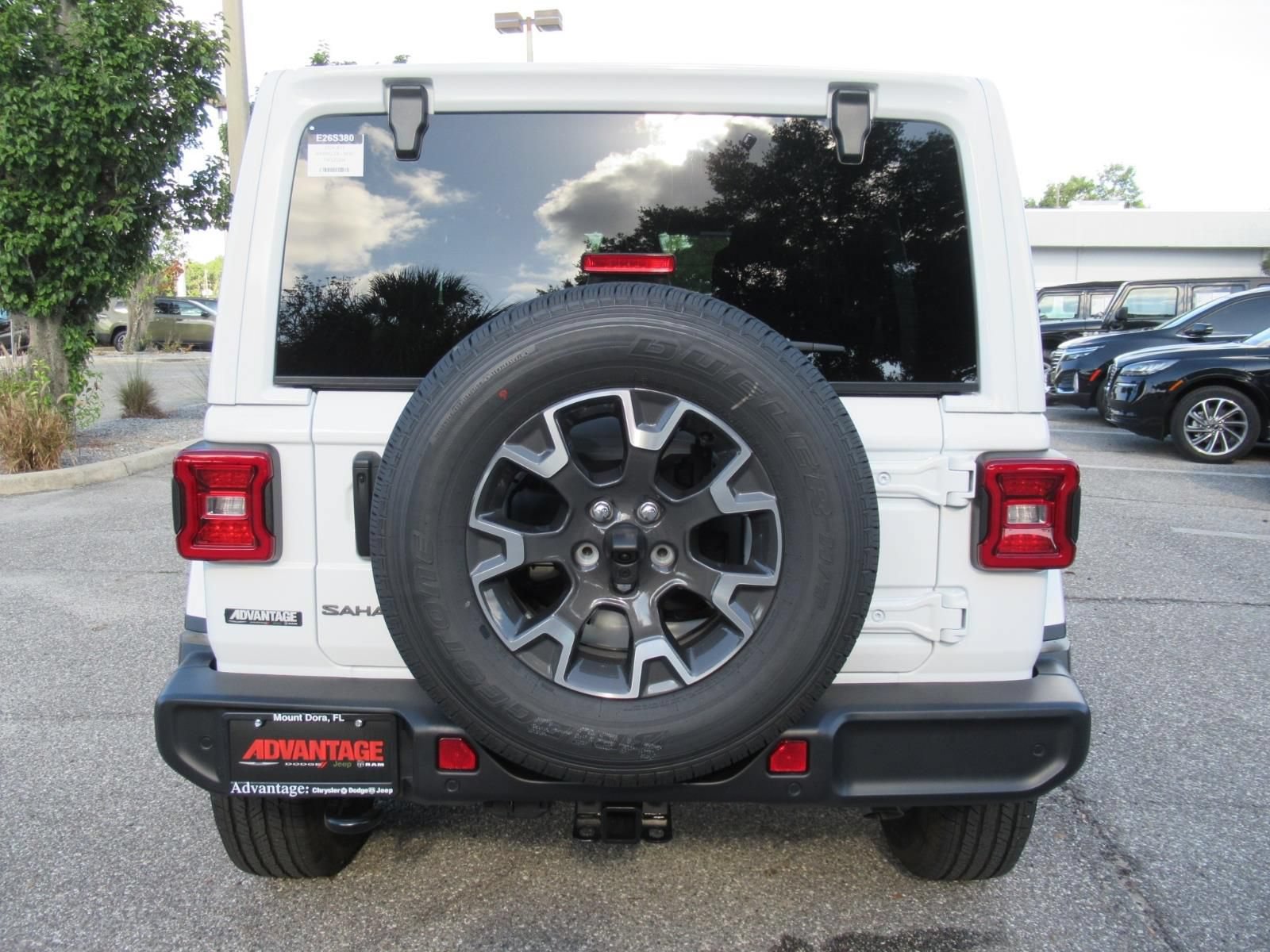 New 2026 Jeep Wrangler Unlimited Sahara AWD/4WD image 6
