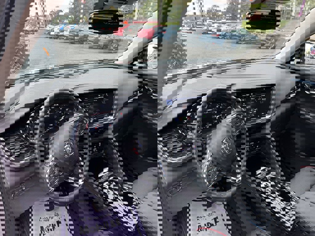 Used 2023 Buick Envision Essence w/ Sport Touring Package image 25