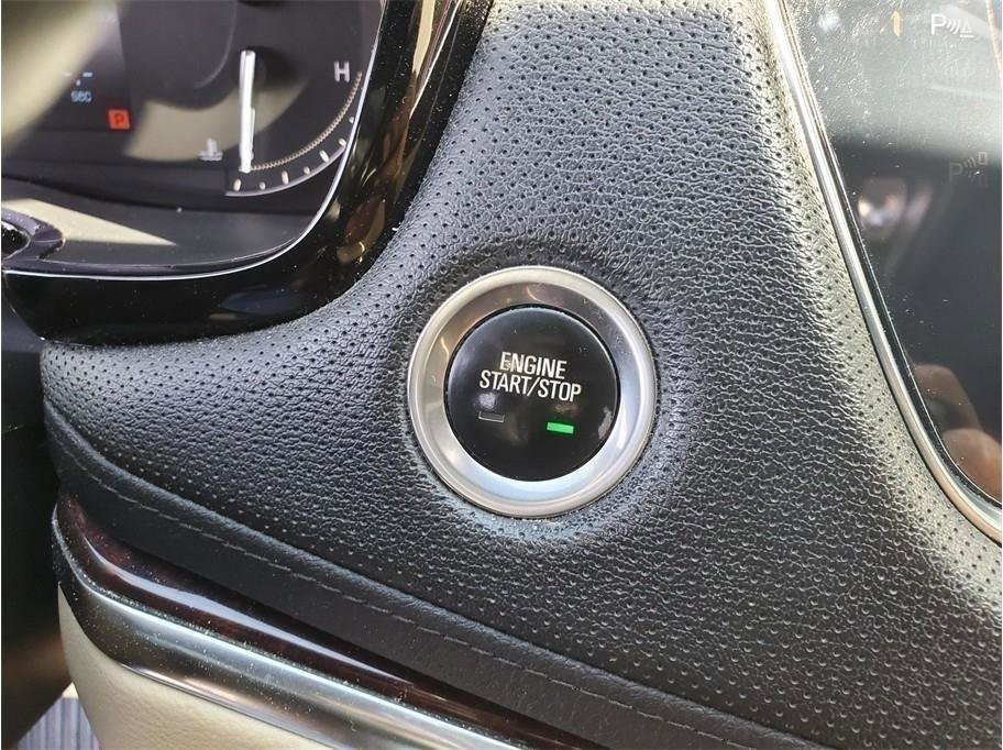 Used 2019 Cadillac XT5 Premium Luxury FWD image 29