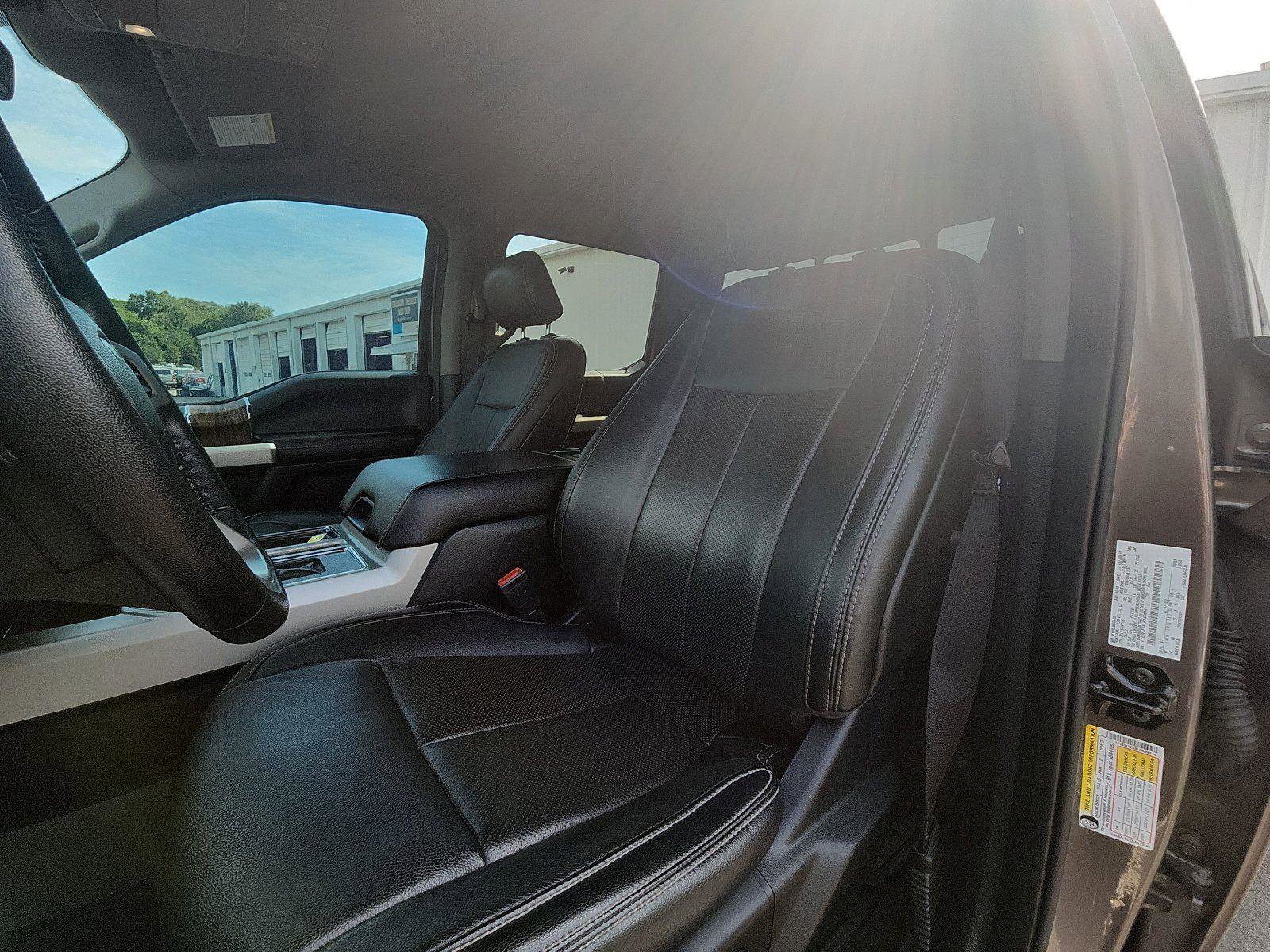 Used 2020 Ford F150 Lariat w/ Trailer Tow Package image 21