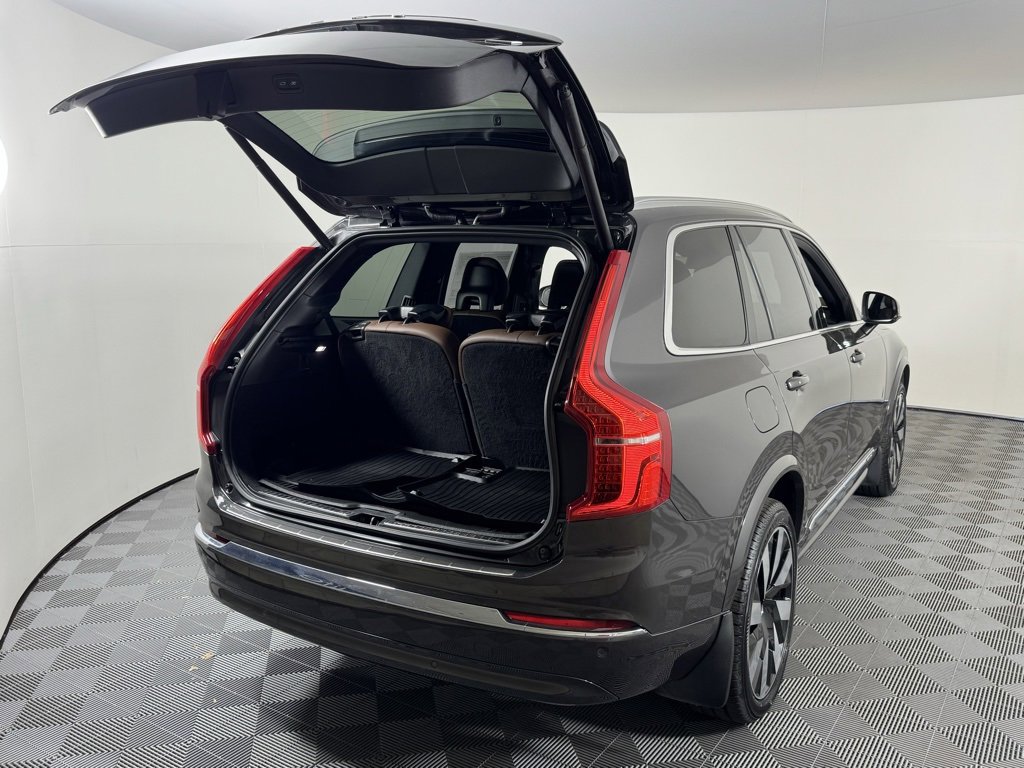Certified 2024 Volvo XC90 T8 Ultimate w/ Protection Package Premier image 8