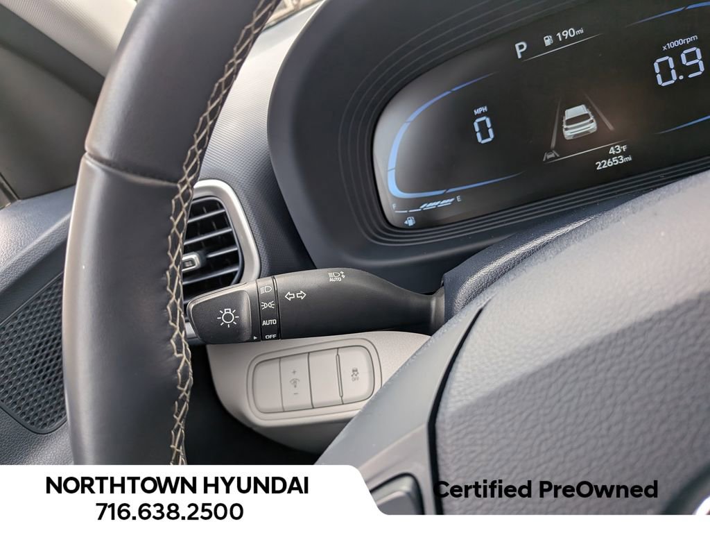 Used 2023 Hyundai Venue Limited image 27