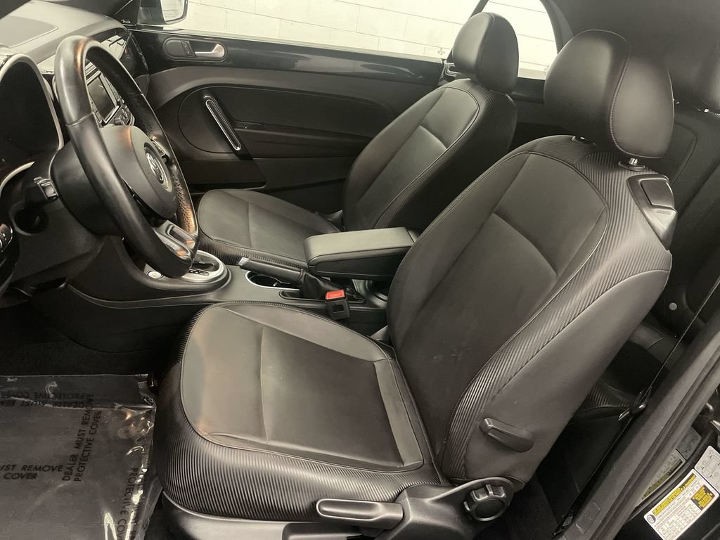Used 2015 Volkswagen Beetle 1.8T FWD image 11
