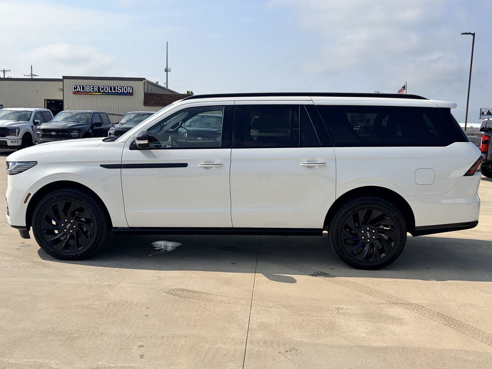 New 2027 Lincoln Navigator L Reserve w/ Jet Appearance Package AWD/4WD image 48