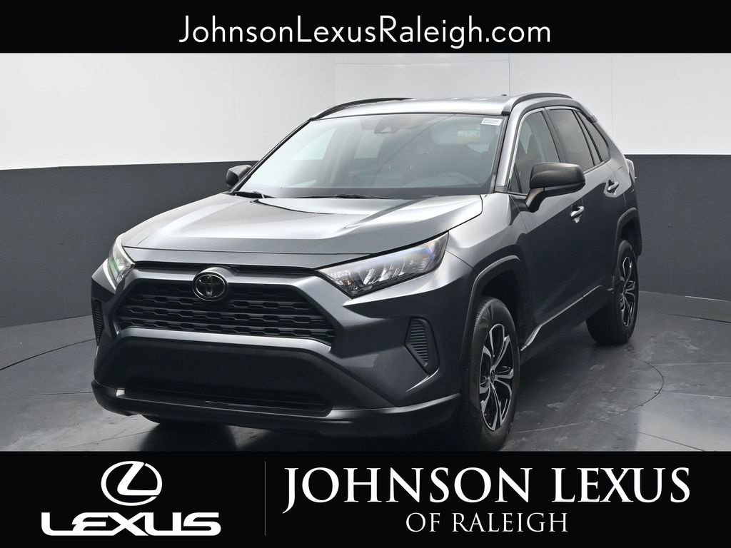 Used 2021 Toyota RAV4 LE FWD image 5