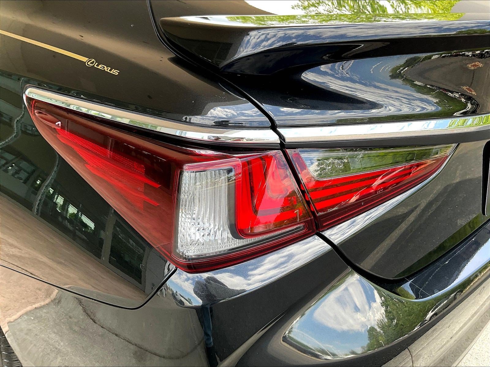 Used 2024 Lexus ES 350 w/ Premium Package FWD image 23
