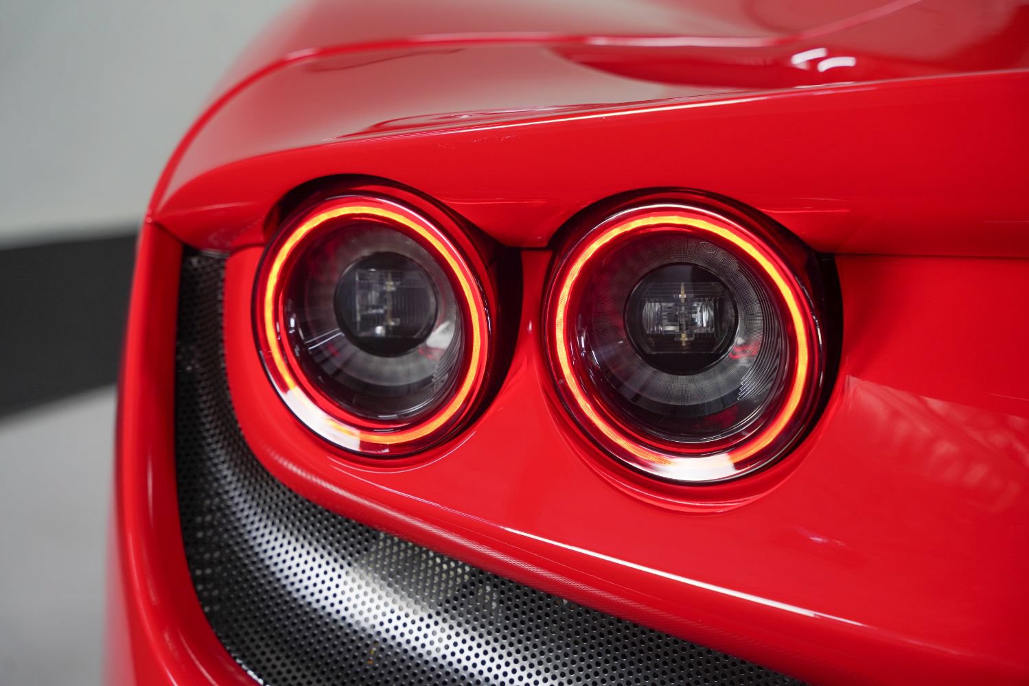 Used 2022 Ferrari F8 Tributo RWD image 20