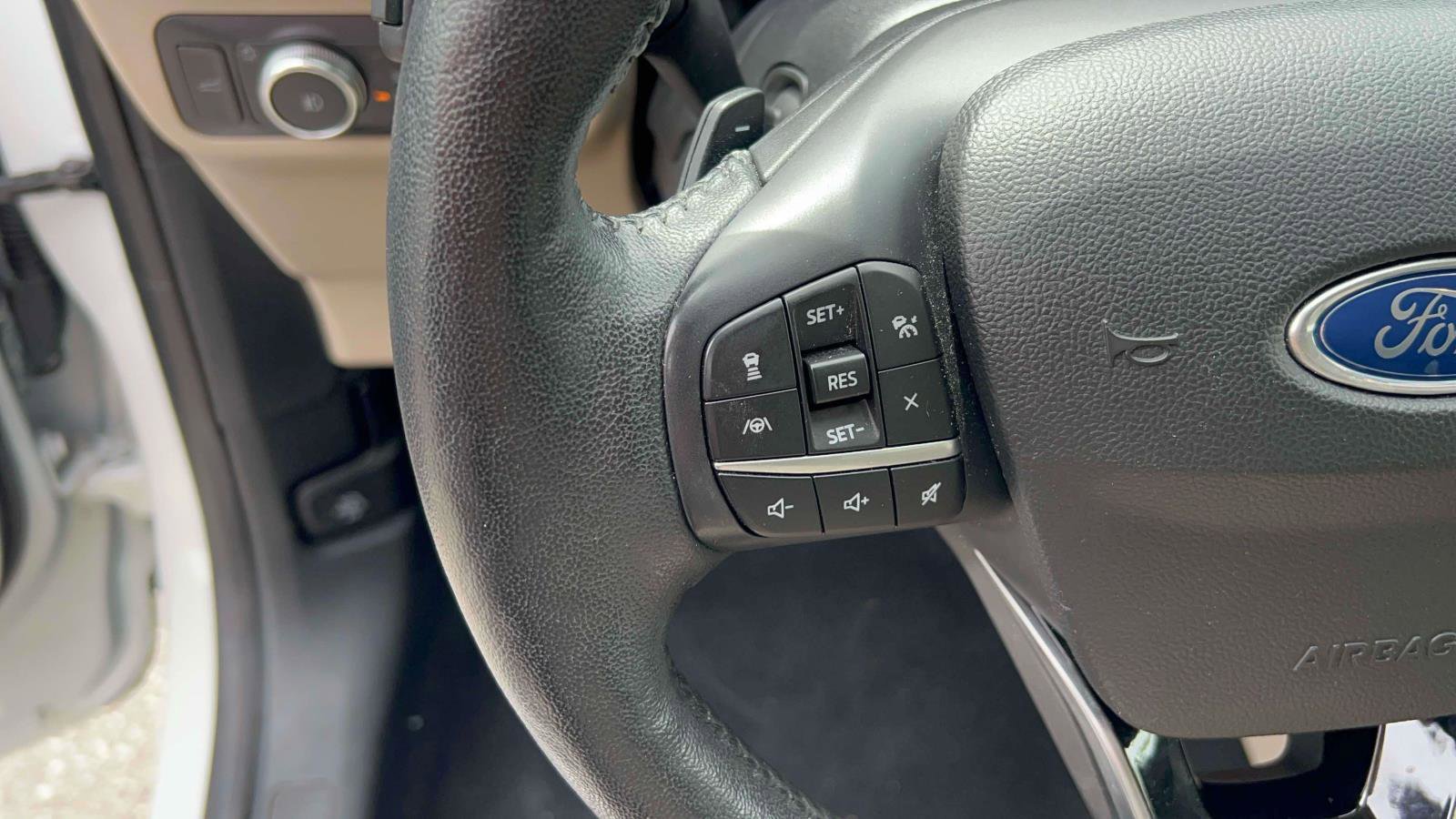 Used 2020 Ford Escape Titanium AWD/4WD image 22