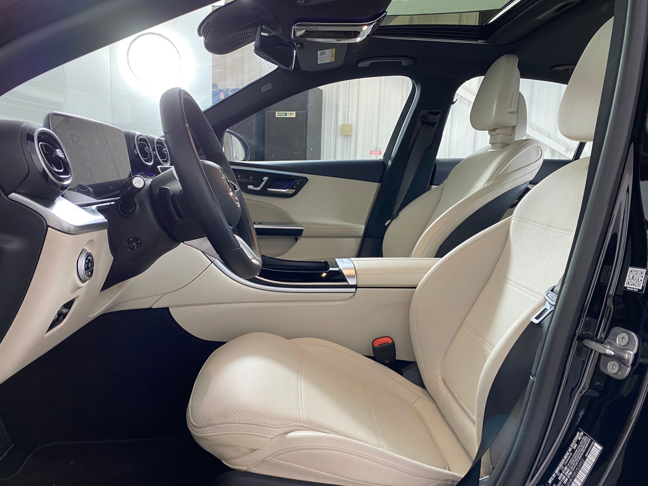 Certified 2025 Mercedes-Benz C 300 4MATIC Sedan image 4