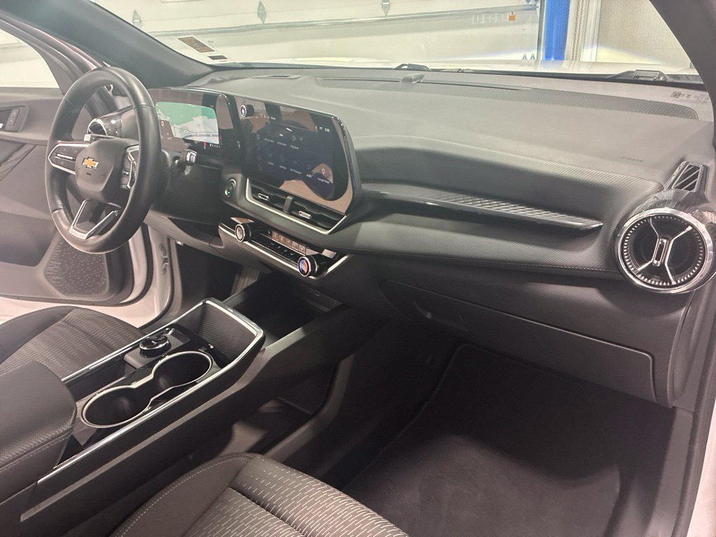 Used 2026 Chevrolet Equinox LT AWD/4WD image 37