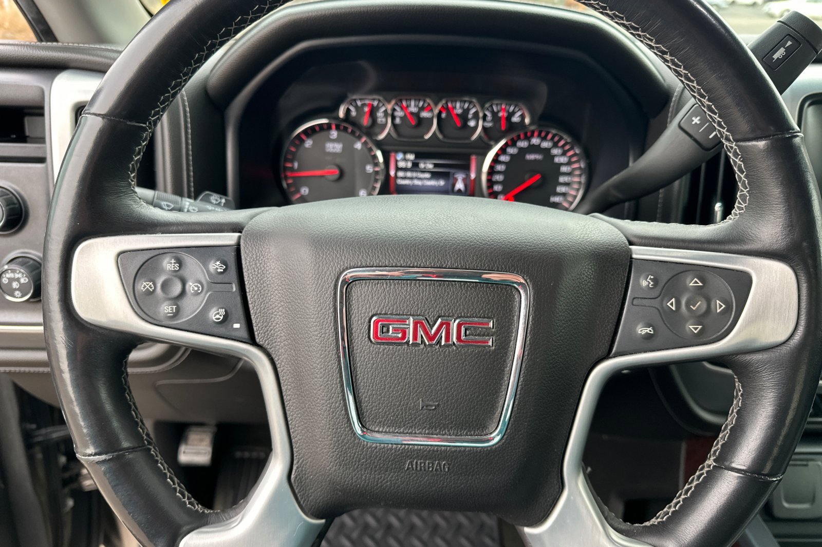 Used 2014 GMC Sierra 1500 SLT w/ SLT Crew Cab Value Package image 33