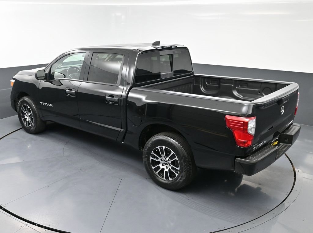 Used 2023 Nissan Titan SV image 43