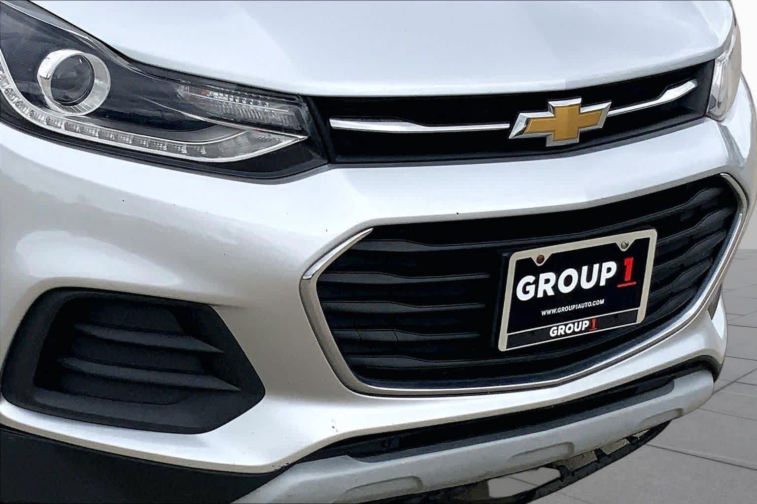 Used 2019 Chevrolet Trax LT w/ LT Convenience Package FWD image 29