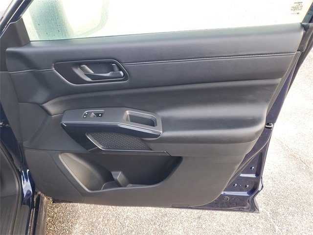 Used 2024 Nissan Pathfinder SV image 38