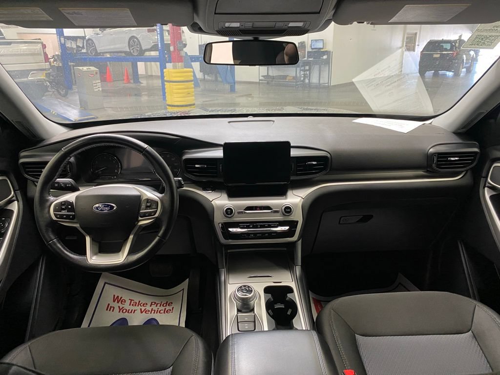 Used 2022 Ford Explorer XLT AWD/4WD image 11