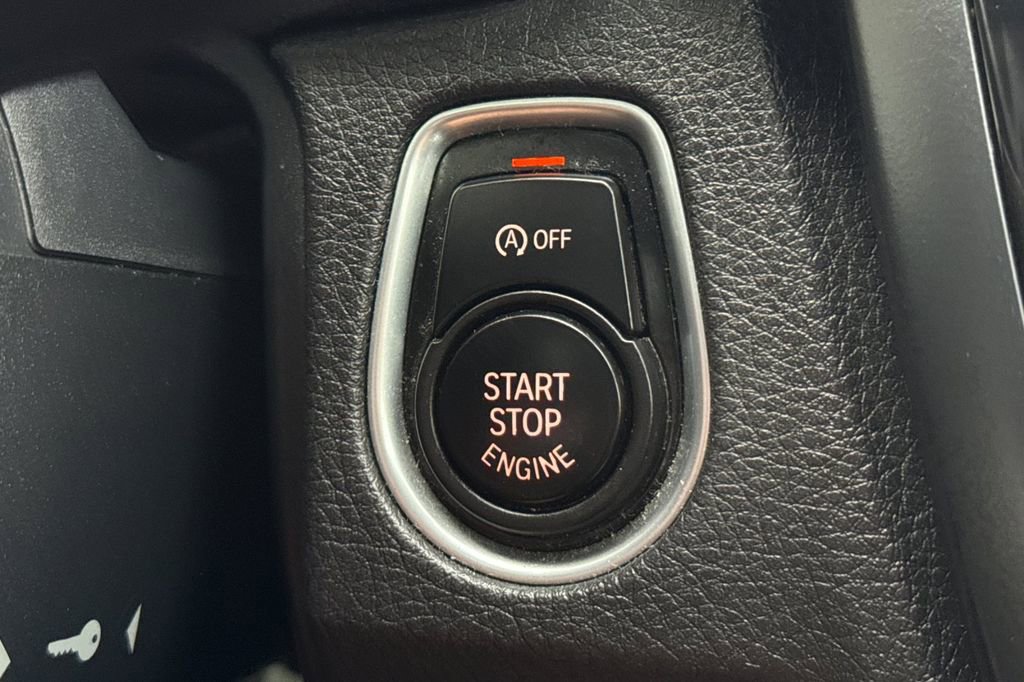 Used 2016 BMW M4 Convertible image 24