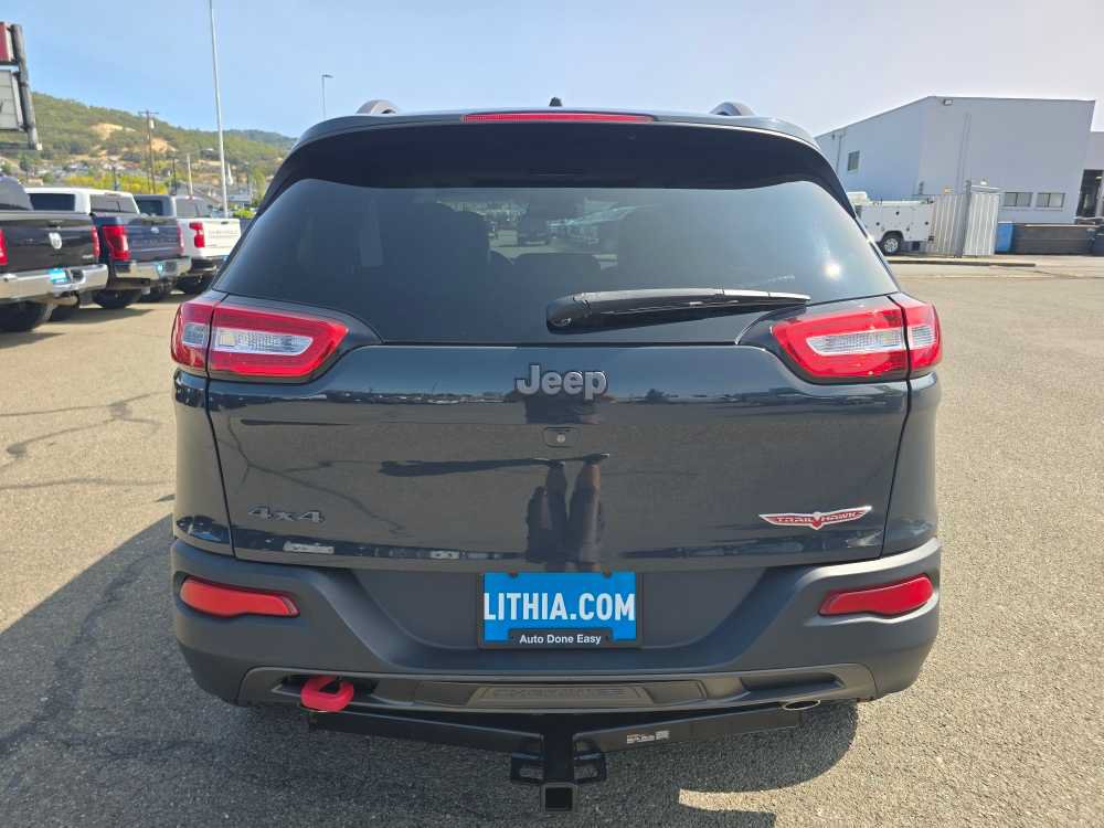 Used 2017 Jeep Cherokee Trailhawk AWD/4WD image 4