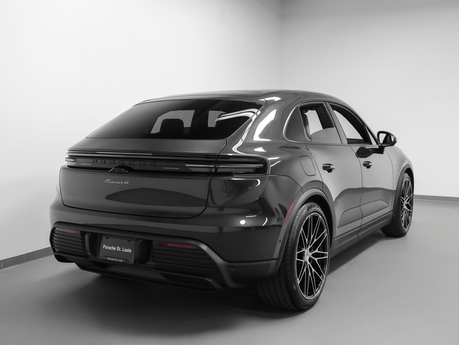 New 2026 Porsche Macan 4 Electric AWD/4WD image 12