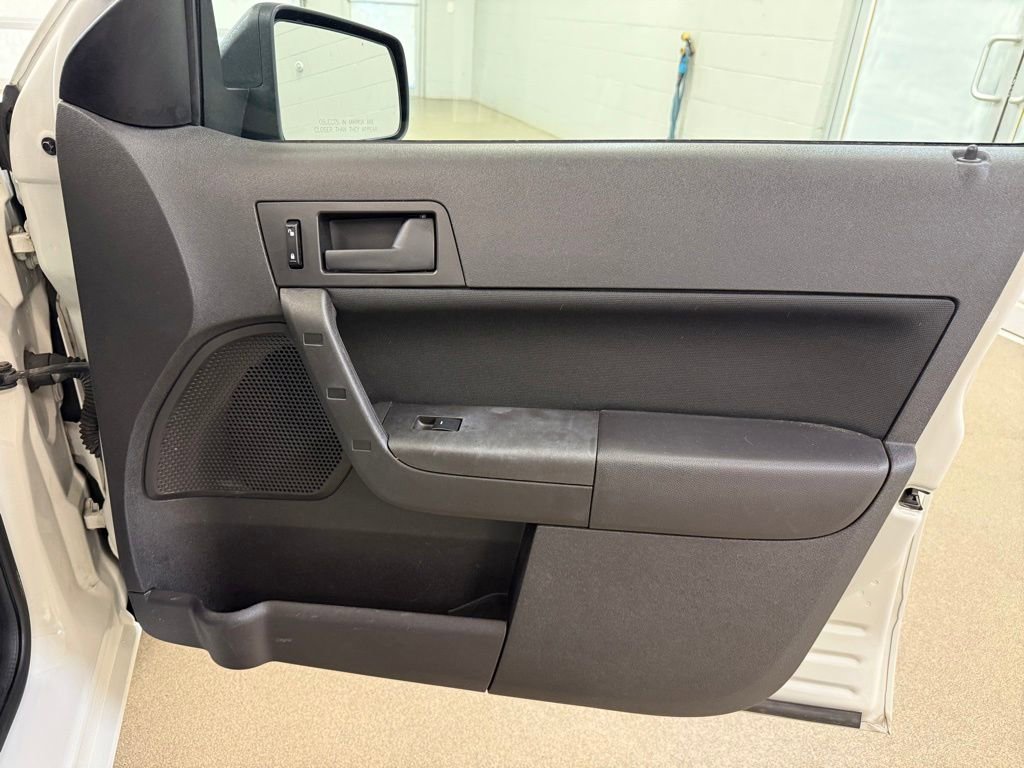 Used 2009 Ford Focus SE FWD image 19