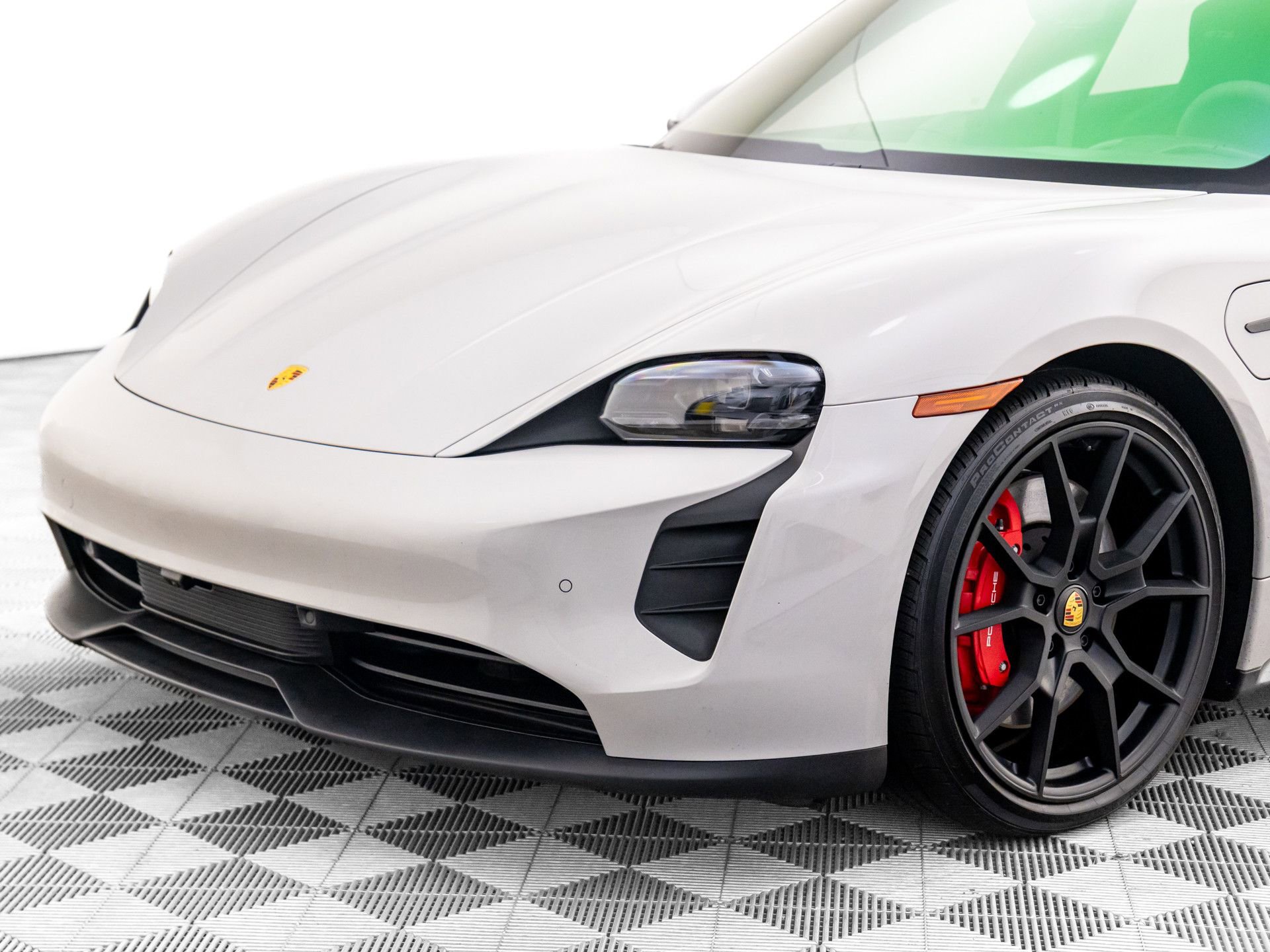 Certified 2024 Porsche Taycan GTS image 38